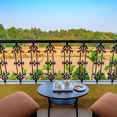 Saffronstays Ocean Breeze, Guhāgar Екстериор снимка